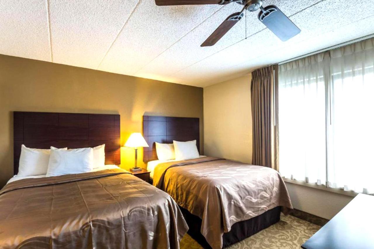 Norwood Inn & Suites Milwaukee Butler 外观 照片